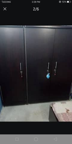 divider. or 3 dooor almari
