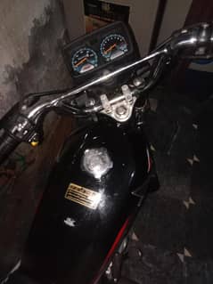 I am selling Honda 125 good condition