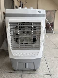 Canon Cooler 90L capacity