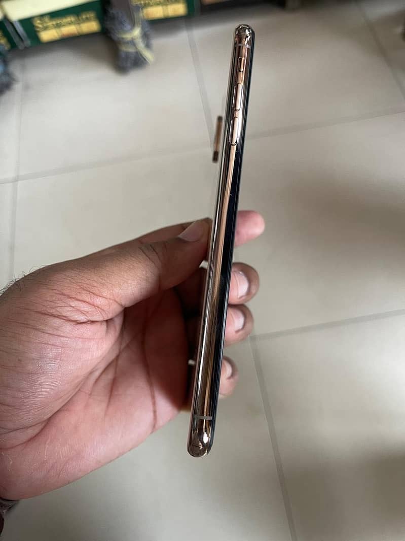 IPhone XS Max, Double PTA Approved & No Any work ,10/10 condition 2