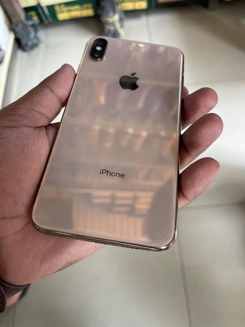 IPhone XS Max, Double PTA Approved & No Any work ,10/10 condition 0