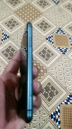 Iphone 11 128Gb full new Dubai se aya hai battery 100 sim time avil FU