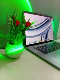 Macbook pro 2019 15 inches Touchbar Touch ID