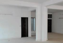Ist Floor 2300 Square Feet Office For rent In Liberty Market Lahore