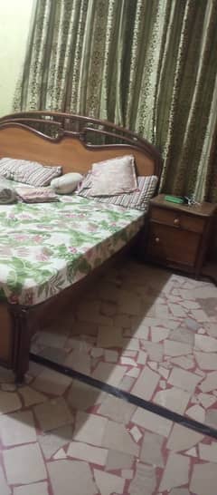 Bed or 2sidetables