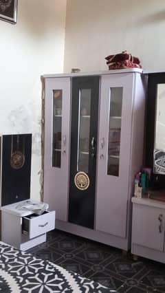 complete set furniture condition 10by8