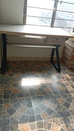 Office table