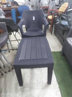 SAAB:- Plastic chairs 1900 and table 2300