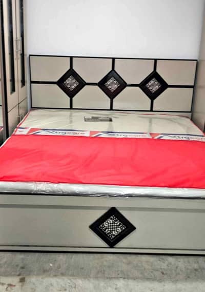 Bedroom set four piece 0-3-1-9-2-5-1-2-2-5-1