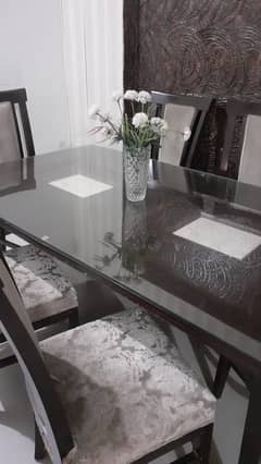 Dinning table for sale