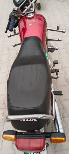 Honda CD70 no one is