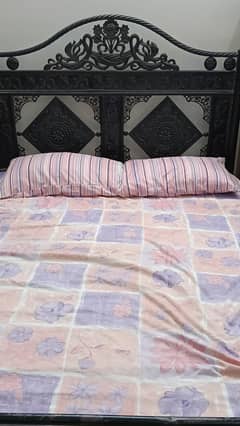 Selling Strong Durable iron bed with mattress