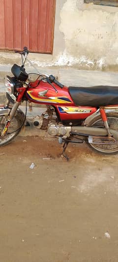 boht achi bike ha. Yad kro ga buy kar k