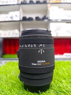 Sigma 70mm F2.8 macro For Canon