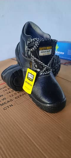 SAFETY SHOES – DURABLE PROTECTION FOR EVERY STEP