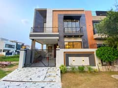 SUPER LUXURY 5 MARLA HOUSE FOR SALE