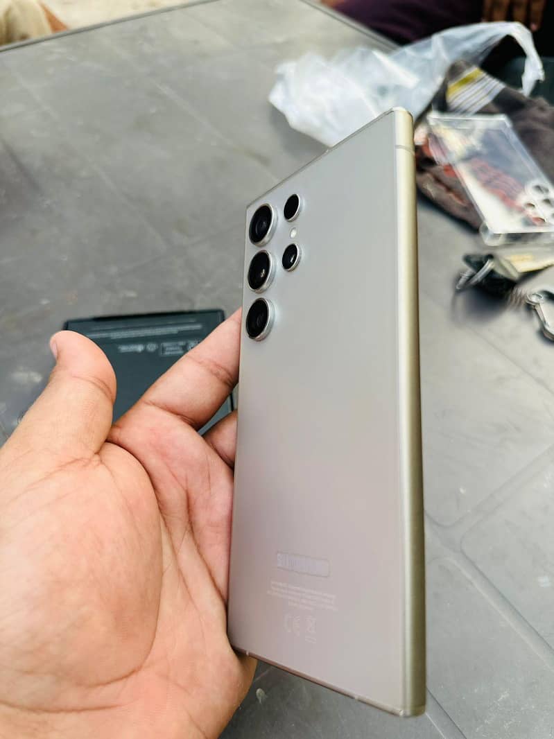 S24 ultra non pta 10/10 with box . i will use only 1 month Sim card. 6
