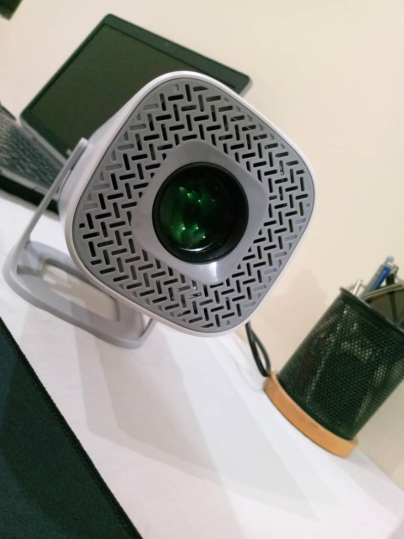 Smart Android Portable Projector 1