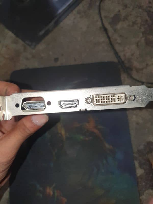 AMD 7570 2GB 128BIT GDDR3 GRAPHICS CARD 0