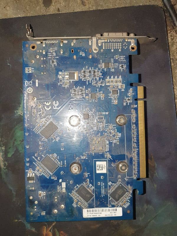AMD 7570 2GB 128BIT GDDR3 GRAPHICS CARD 1