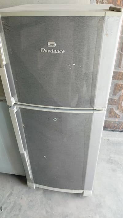 Dawlance medium size fully okay