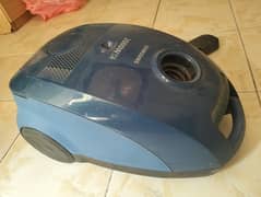VACUUM CLEANER