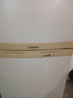 dawlance fridge for sale  medium size all ok