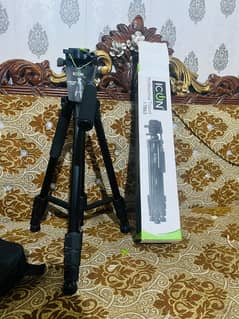 ICONIC TRIPOD PLUS MONOPOD
