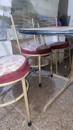 iron dinning with six chairs