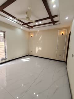 1 Kanal Upper Floor Available For Rent Near All Facilities