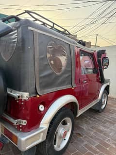 Suzuki Sumarai SJ 410 jeep