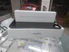 IPAD PRO M1 256GB  apple pencil 2 Rs. 200000