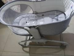 Mastela 4 in 1 deluxe bassinet and Swing
