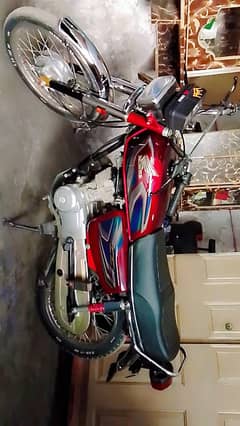125 bike ha  jis na lena ha bas use karna ha koi Kam ni hoga. inshallah