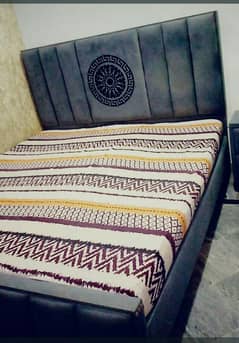 selling bed wid side tables 03335504129 wtsapp