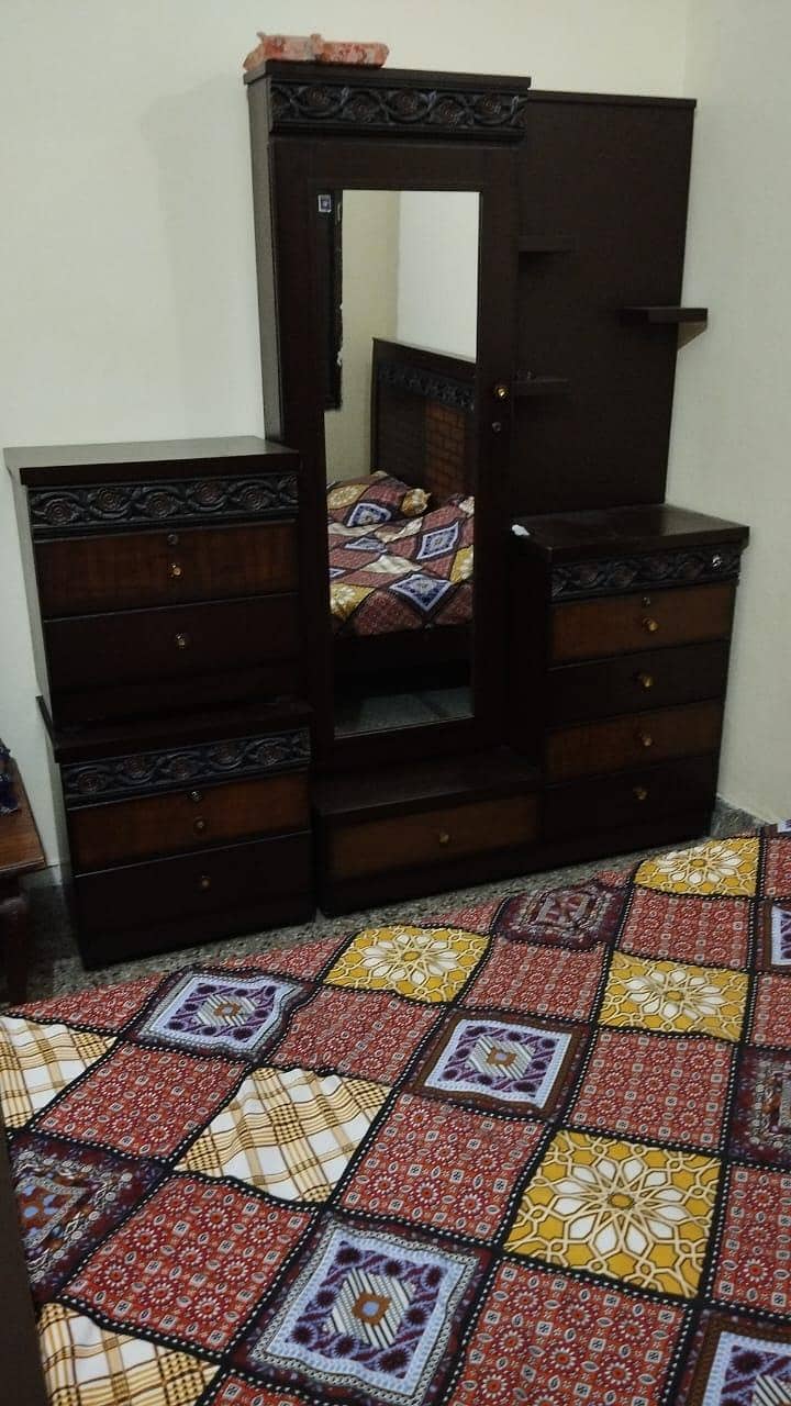 bed set with side tables & dressing table 1