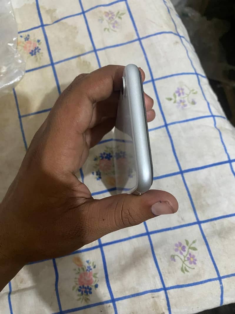 iphone xr pta approve 4