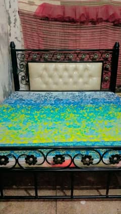 king size iron bad side table nd dressing