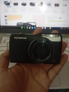 OLYMPUS VG 170  14 Megapixel Camera