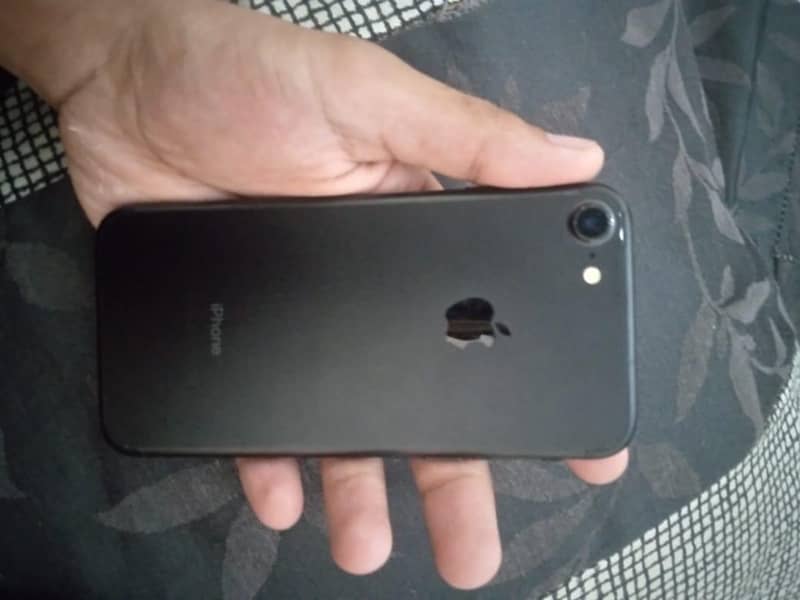 Iphone 7 non pta 4/128 memory 1