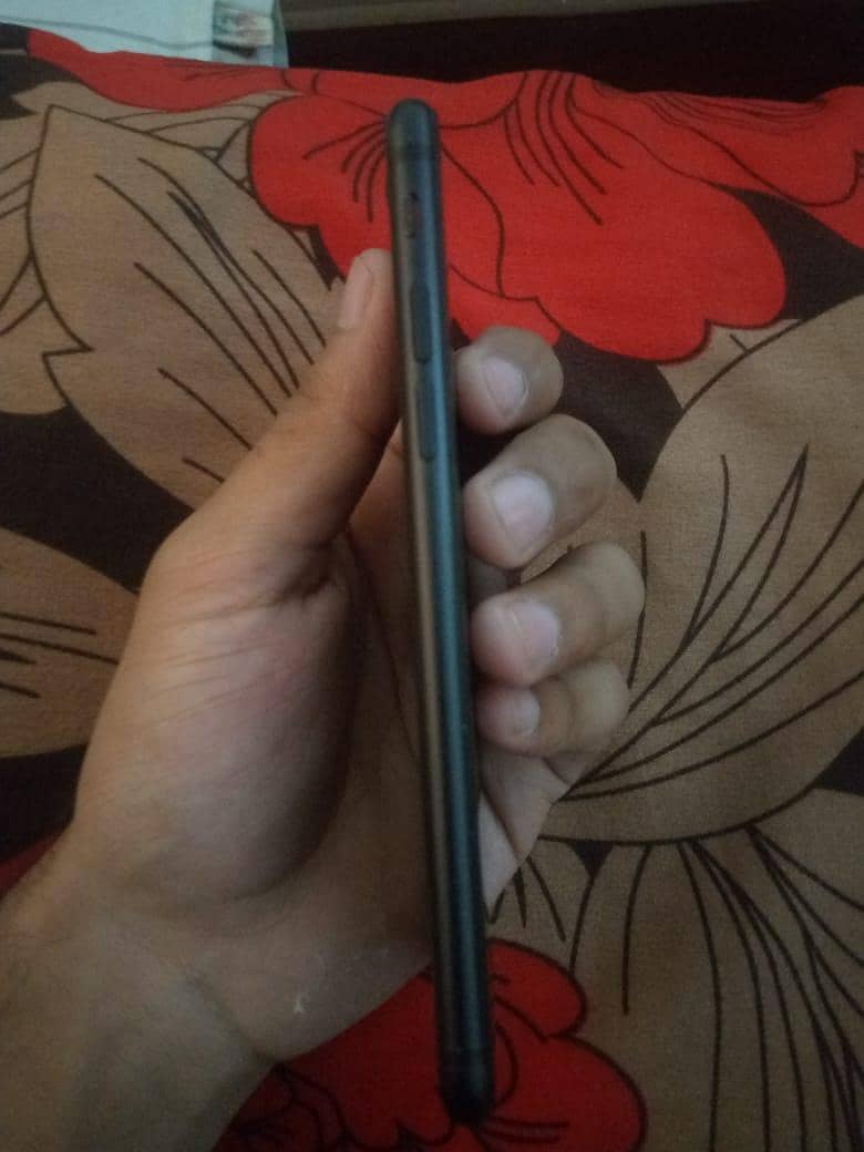 Iphone 7 non pta 4/128 memory 10