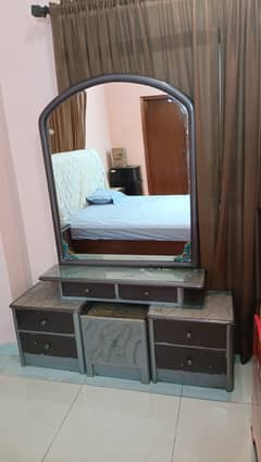 Dressing table and side tables for urgent sale