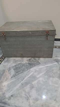 Medium size Trunk (sandook)