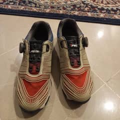 golf shoes