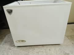 waves Single door freezer.