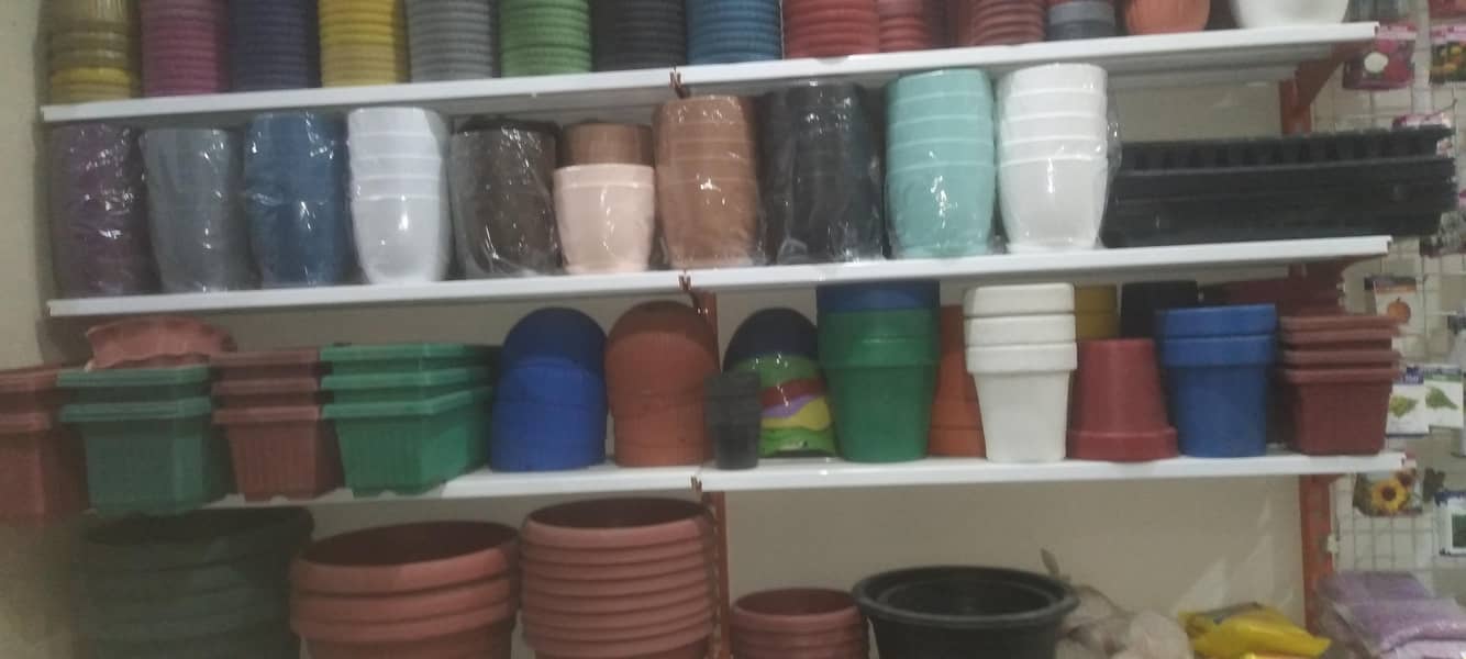 plastic planter diffrint sizez 6
