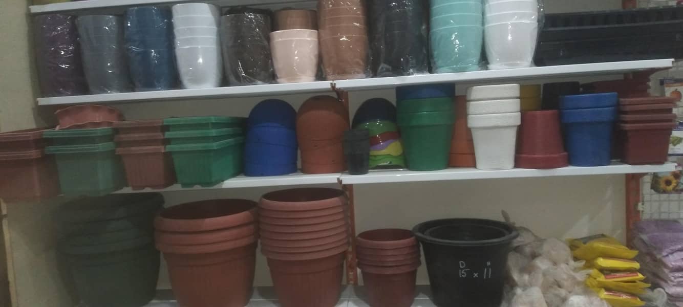 plastic planter diffrint sizez 7