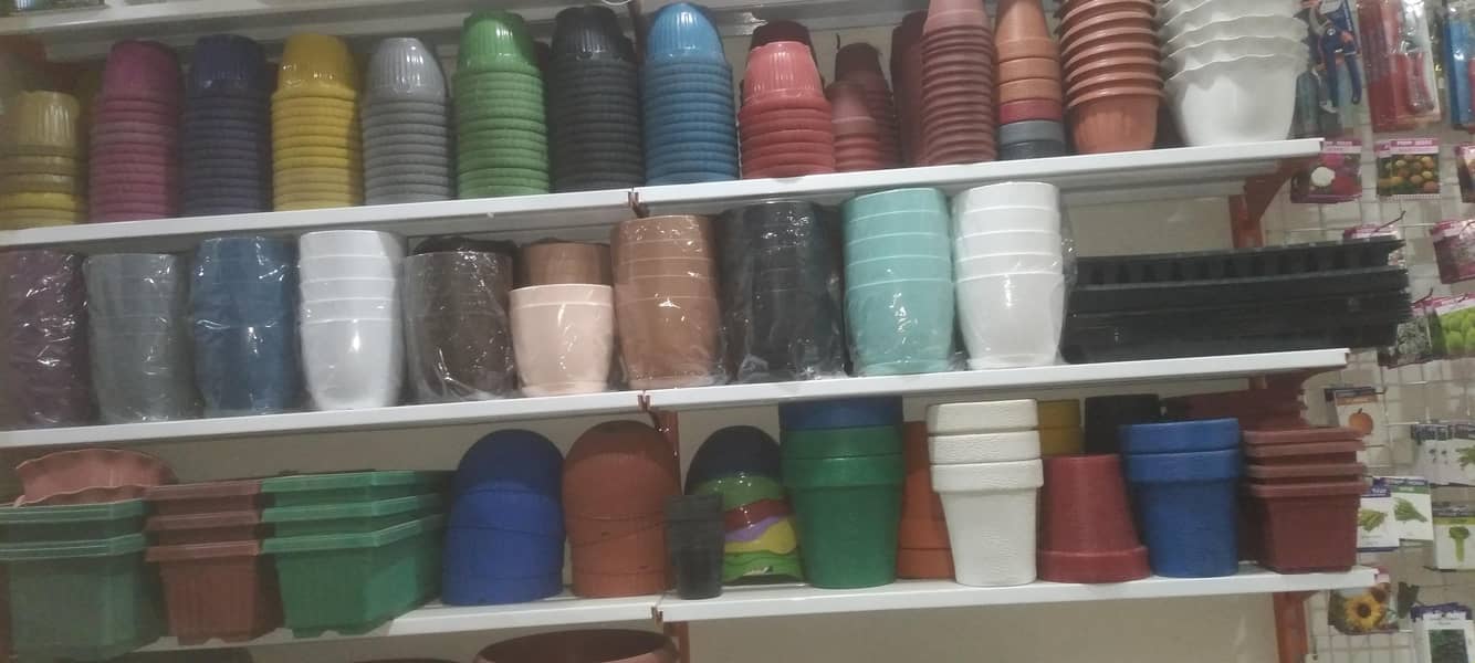 plastic planter diffrint sizez 8