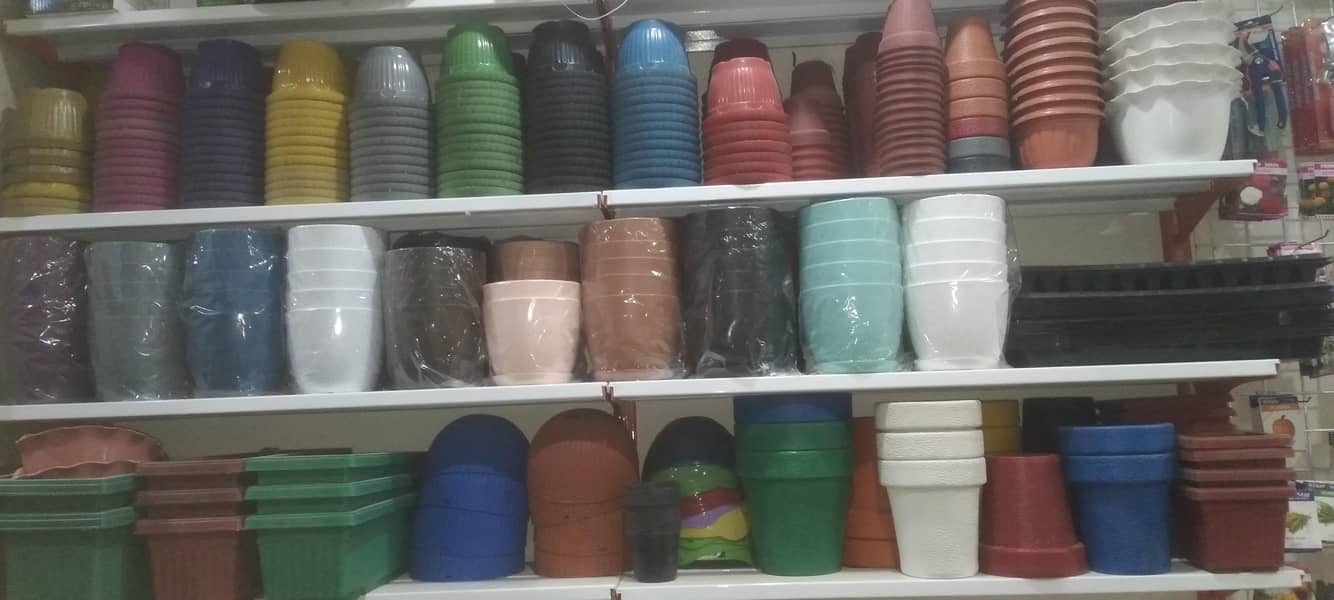plastic planter diffrint sizez 9