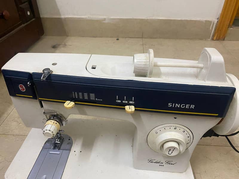 Singer sewing Machine 1
